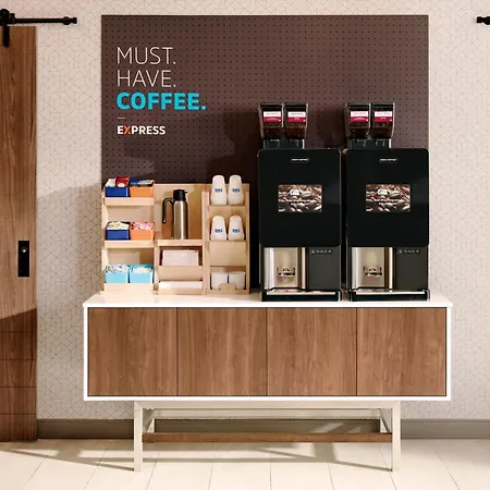 Holiday Inn Express & Suites - Columbus Airport East By Ihg
