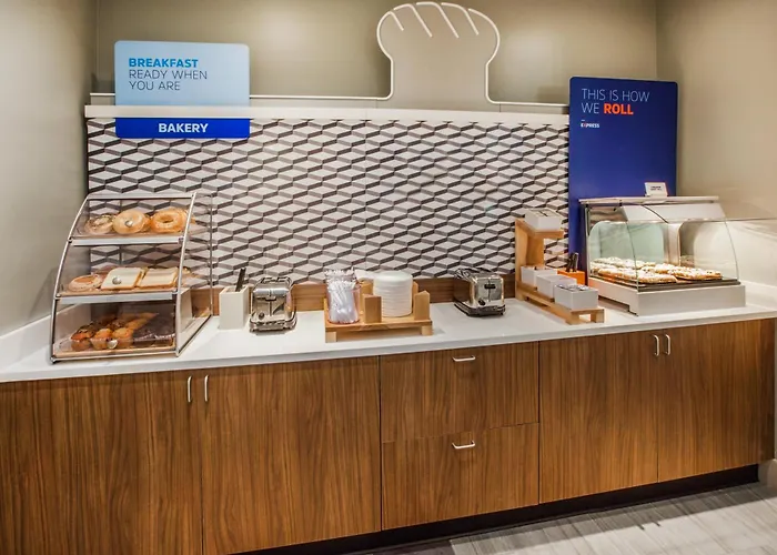 Hotel Express & - Airport East By Ihg Columbus