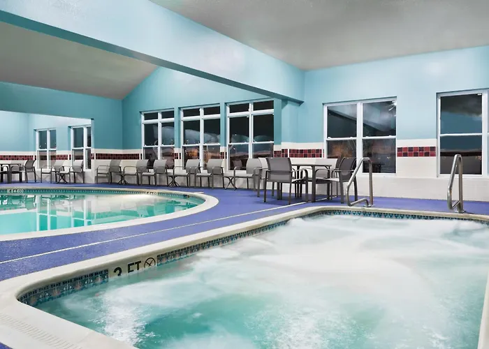 Express & - Airport East By Ihg Hotel 3*