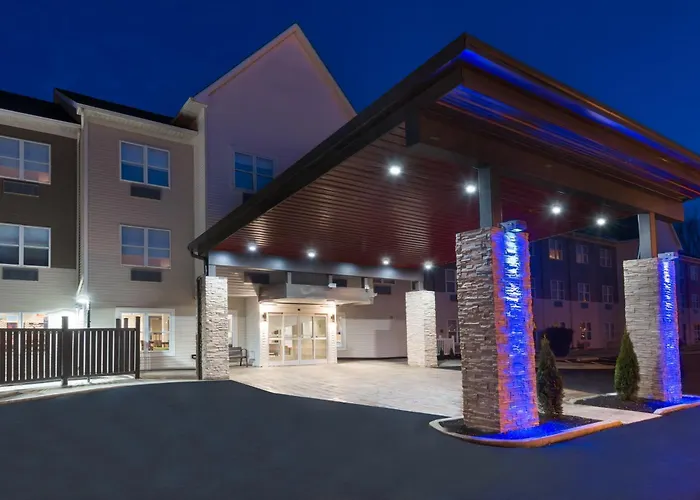 Hotel Express & - Airport East By Ihg 3*