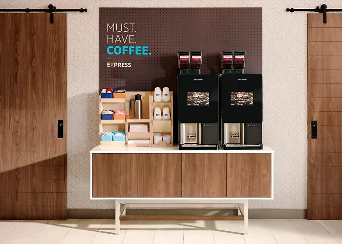 Express & - Airport East By Ihg