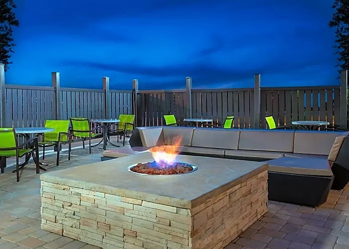 Hotel Express & - Airport East By Ihg