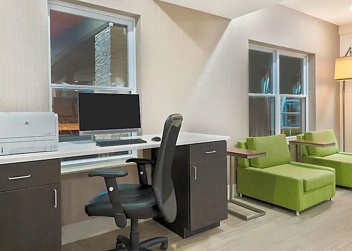 Express & - Airport East By Ihg Hotel 3*