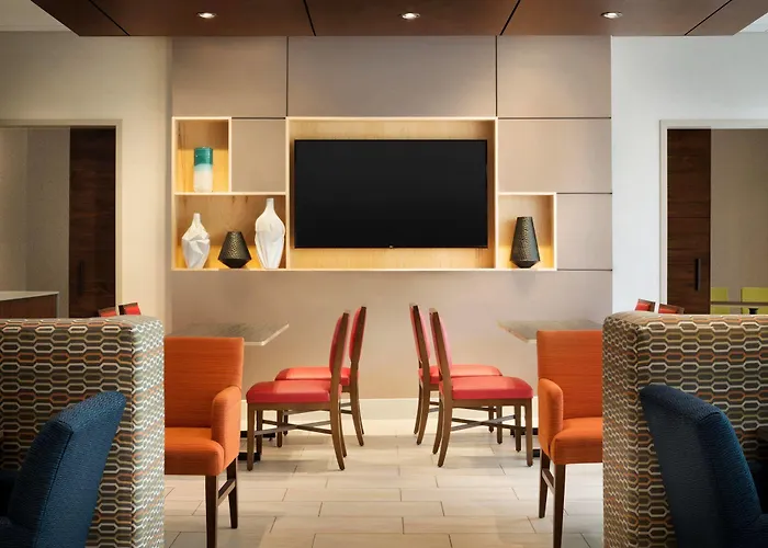 Express & - Airport East By Ihg Hotel Columbus