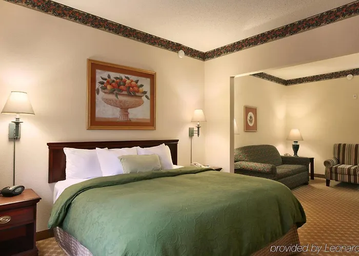 Express & - Airport East By Ihg Hotel 3*