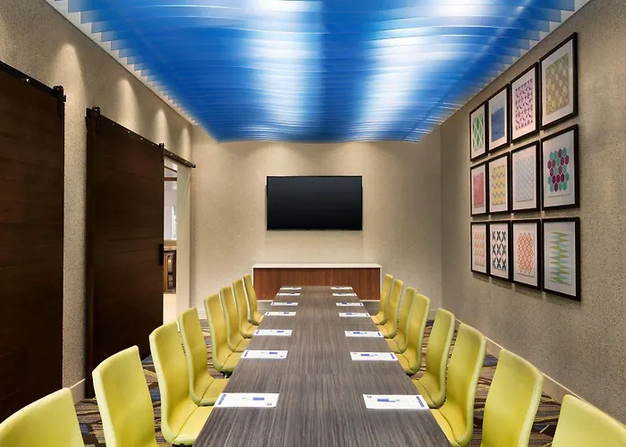 Hotel Express & - Airport East By Ihg